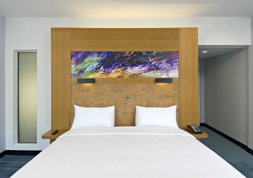 Отель Aloft Bengaluru Whitefield Экстерьер фото