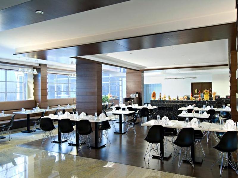 Отель Aloft Bengaluru Whitefield Экстерьер фото