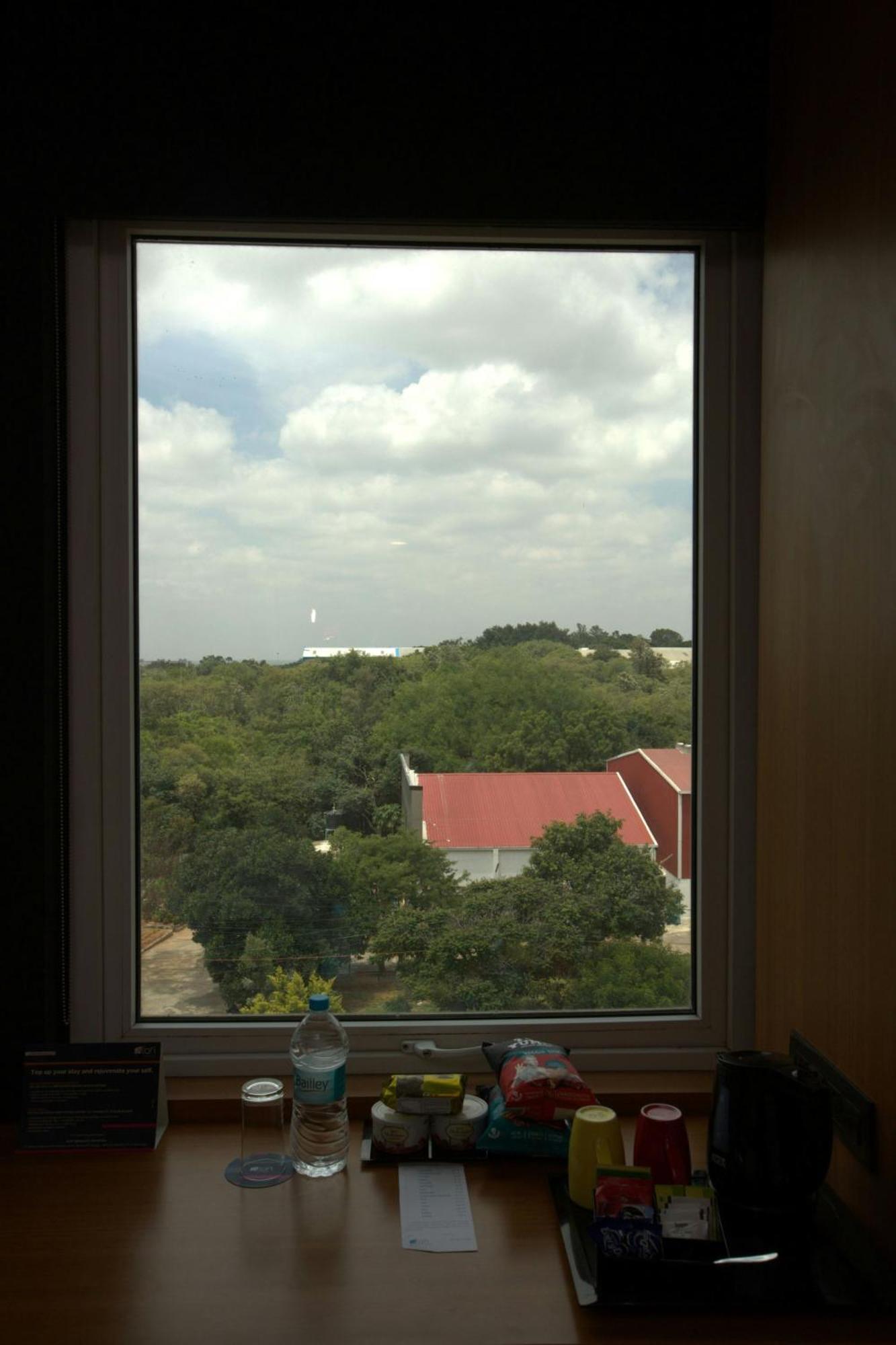 Отель Aloft Bengaluru Whitefield Экстерьер фото
