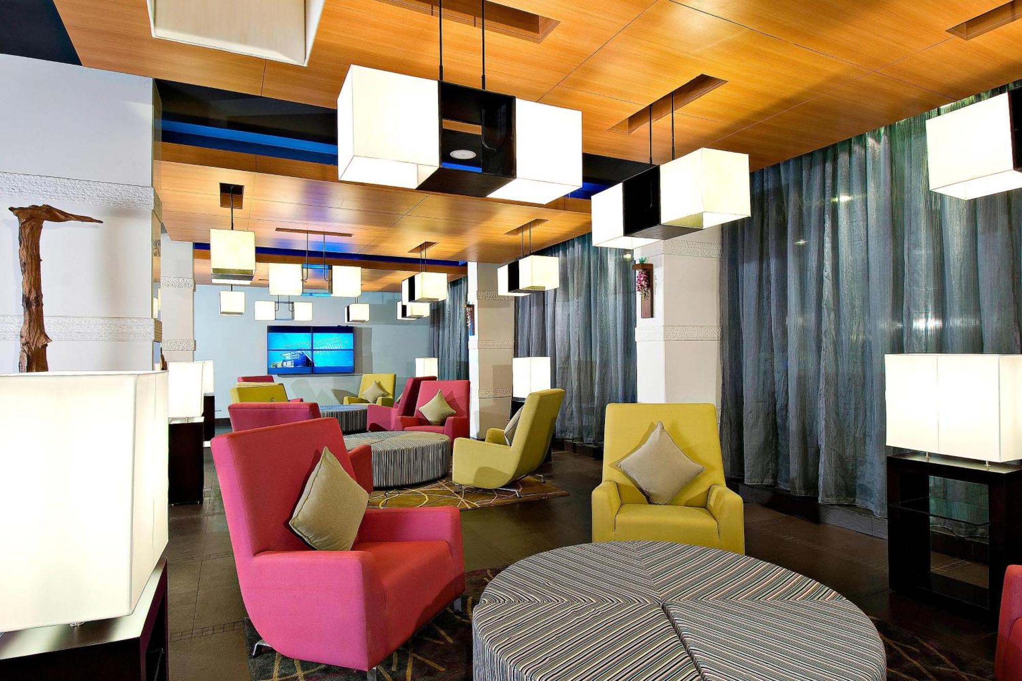 Отель Aloft Bengaluru Whitefield Экстерьер фото