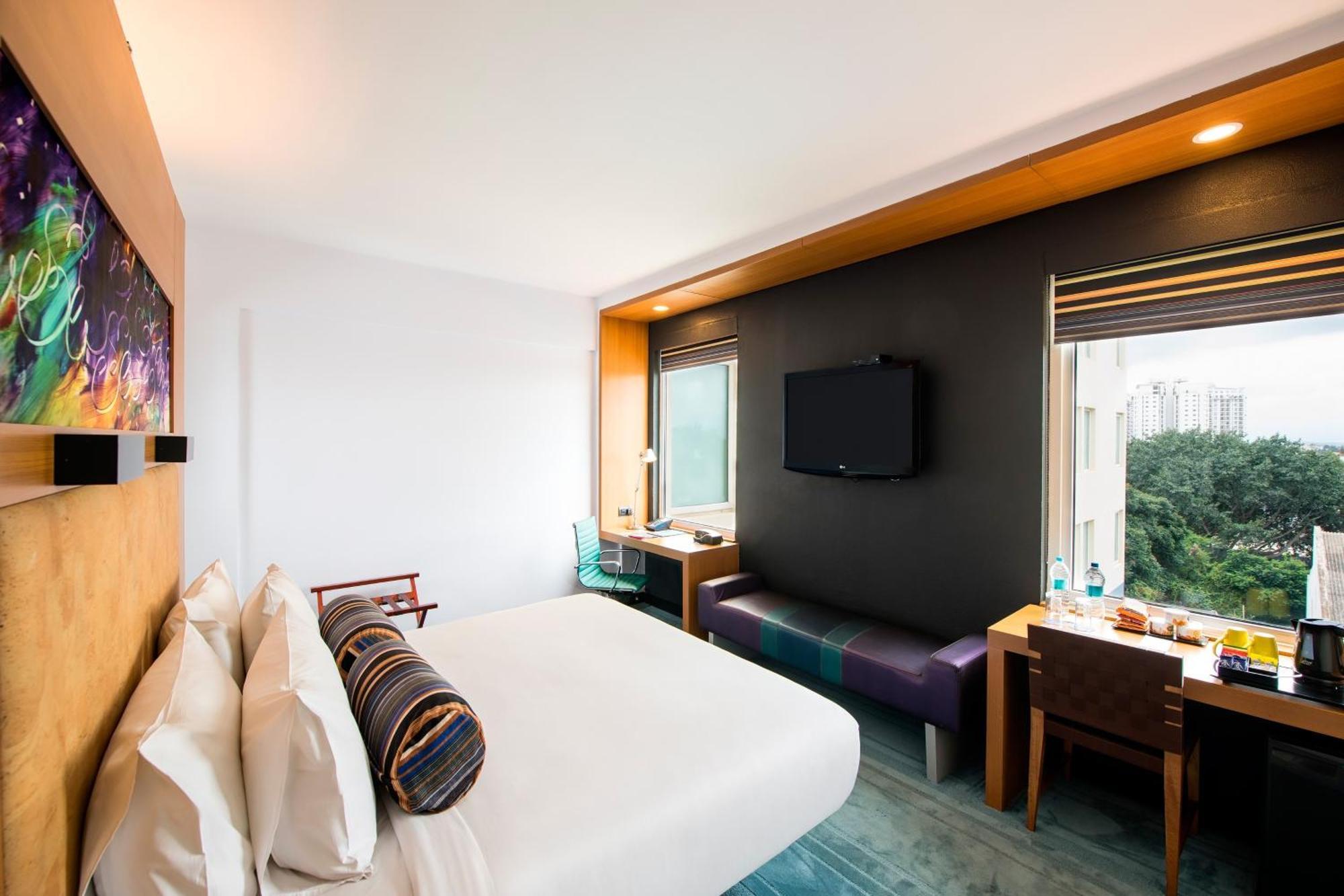 Отель Aloft Bengaluru Whitefield Экстерьер фото