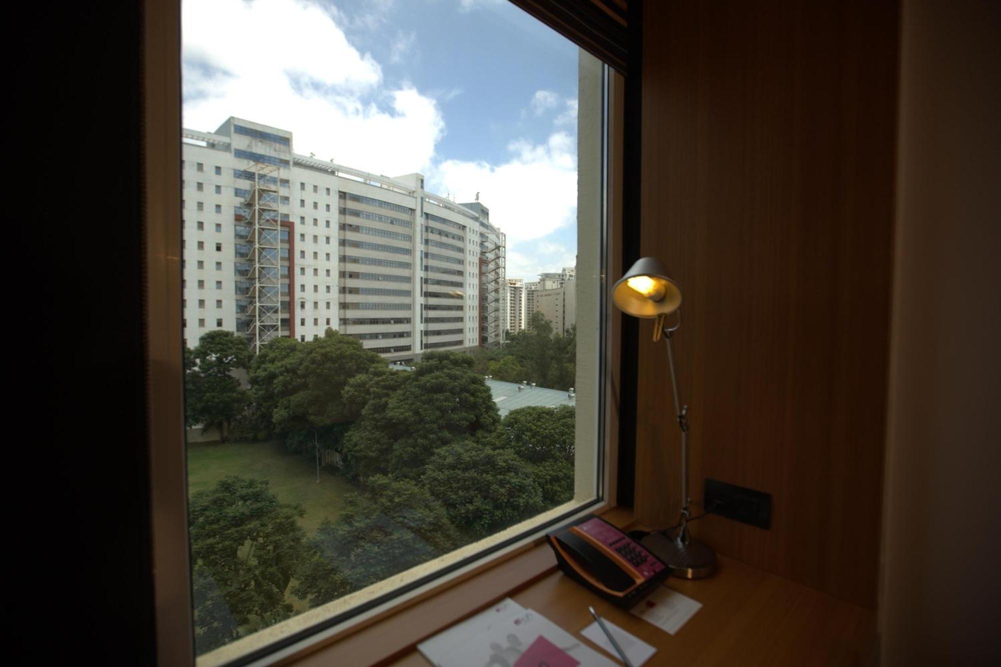 Отель Aloft Bengaluru Whitefield Экстерьер фото