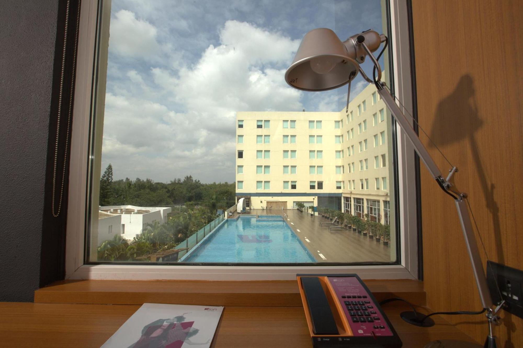 Отель Aloft Bengaluru Whitefield Экстерьер фото