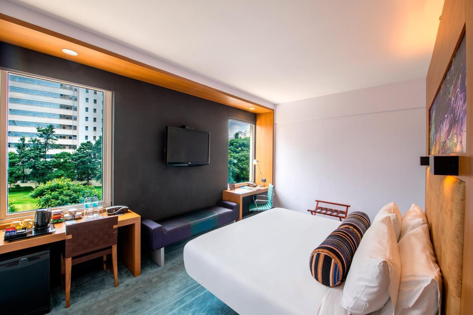 Отель Aloft Bengaluru Whitefield Экстерьер фото