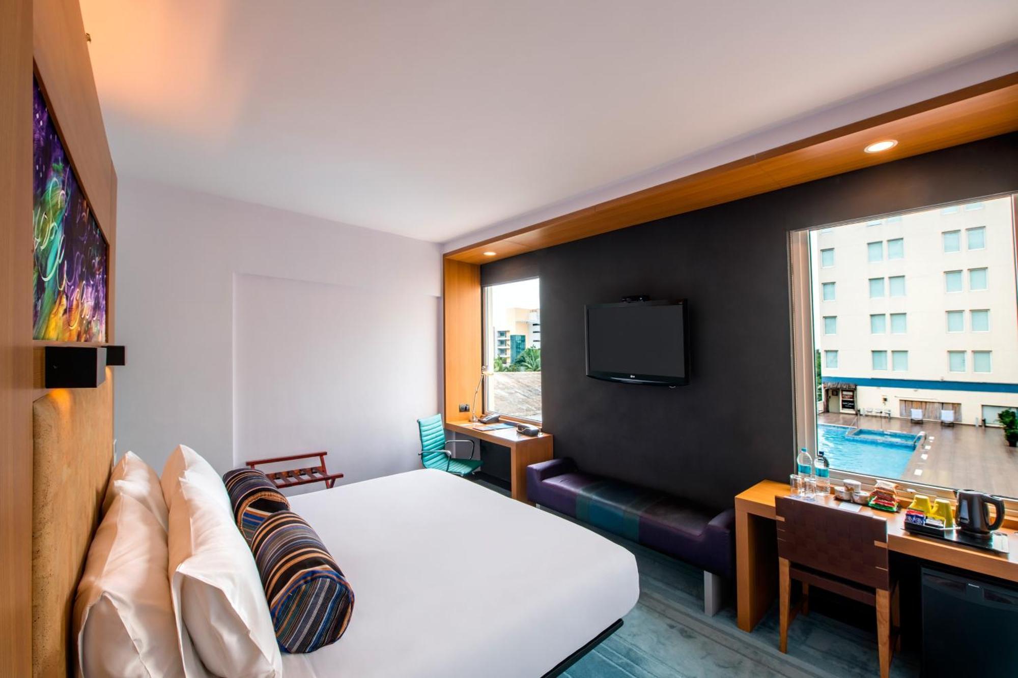 Отель Aloft Bengaluru Whitefield Экстерьер фото