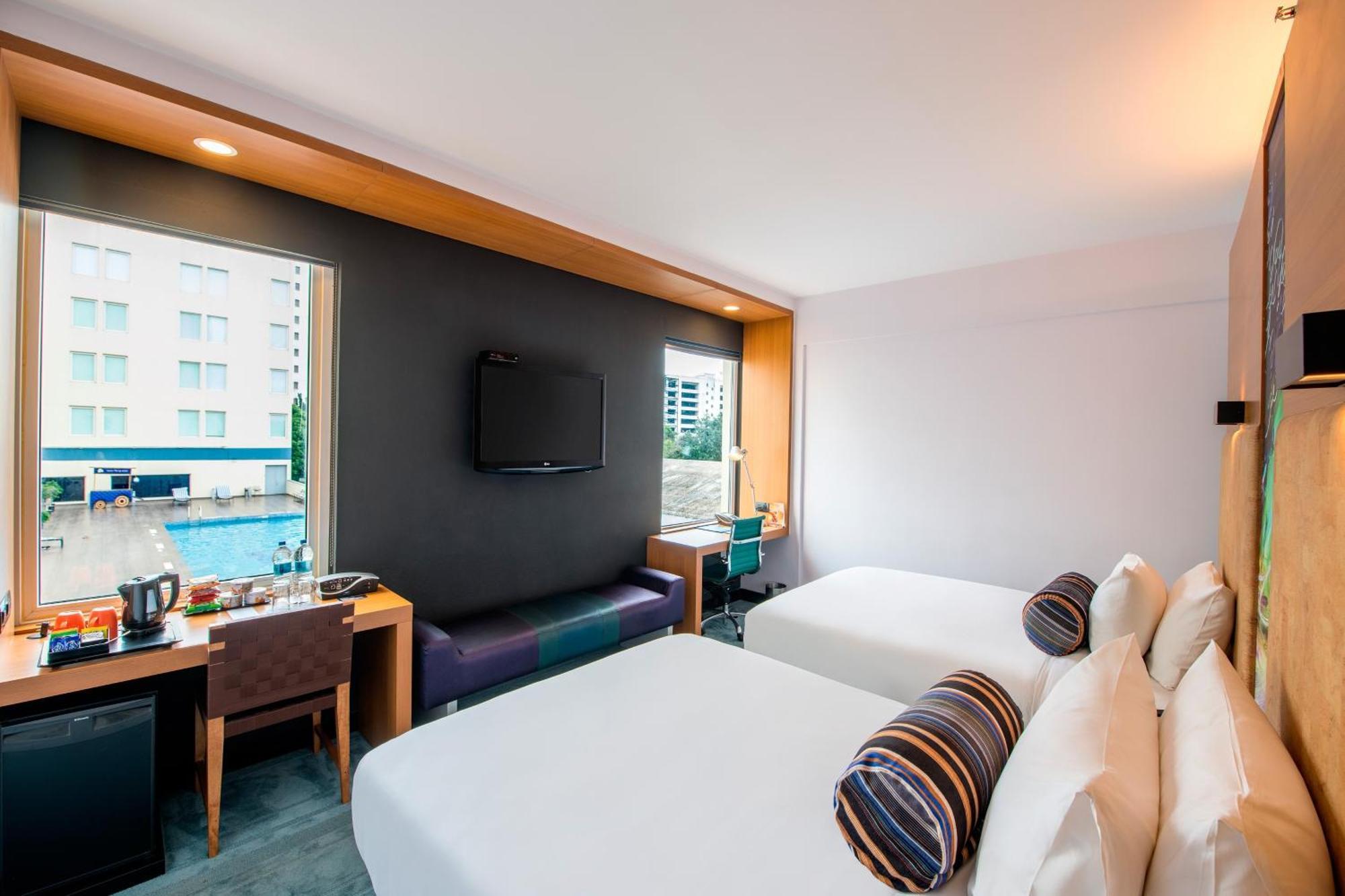 Отель Aloft Bengaluru Whitefield Экстерьер фото